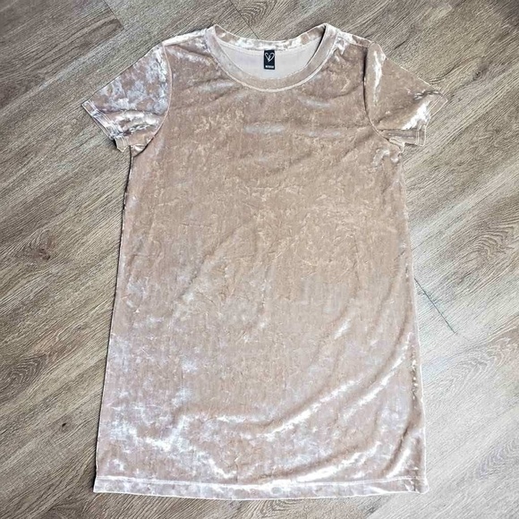 Windsor Crushed Velvet S/s T Shirt Dress - Picture 1 of 3